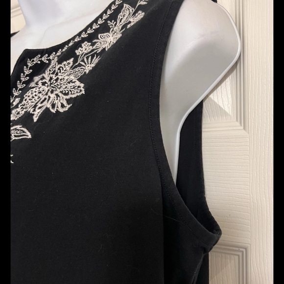LANDS END WOMEN SIZE M COTTON BLEND BLACK WHITE EMBROIDERED FLORAL SHIFT DRESS - Picture 8 of 15
